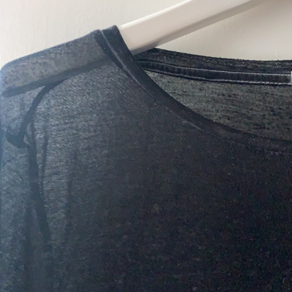 The GAP Sheer Black Tee - Picture 2 of 4